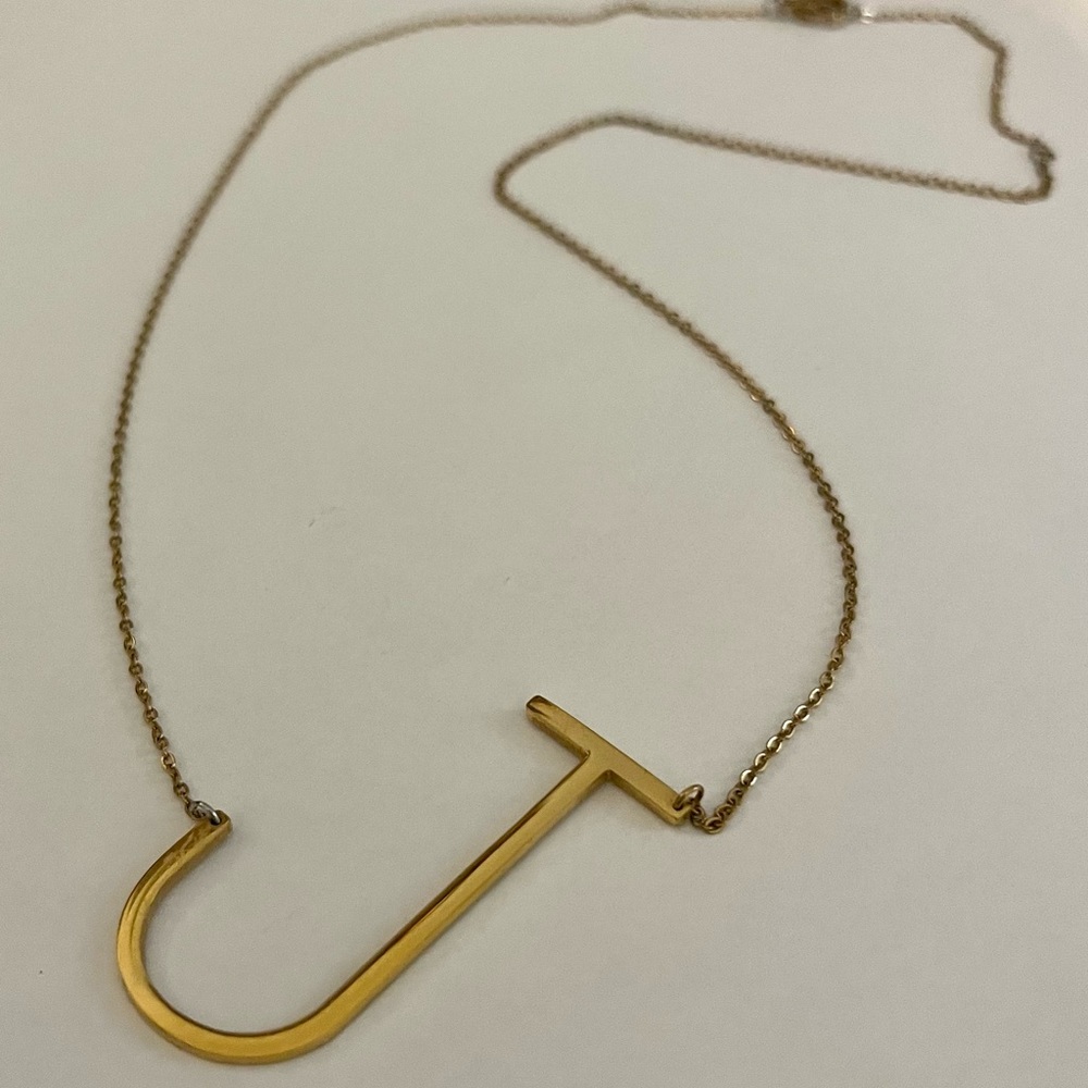 J pendant chain necklace
